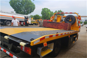 泗泾镇附近拖车电话号码服务